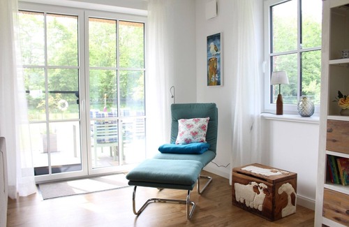 Eiderstedt House | Reet-ferienhaushälfte "meerliebe" in Garding für 6 Personen