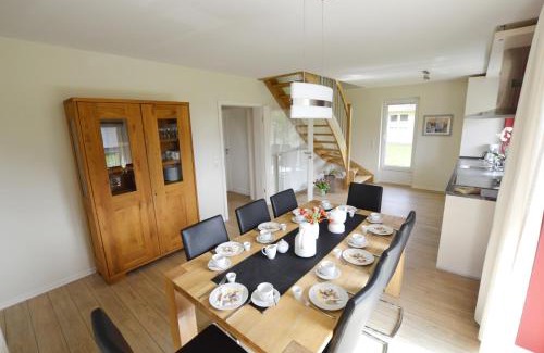 Staberdorf House | Reetdachhaus 5, inkl 2 Parkplätze