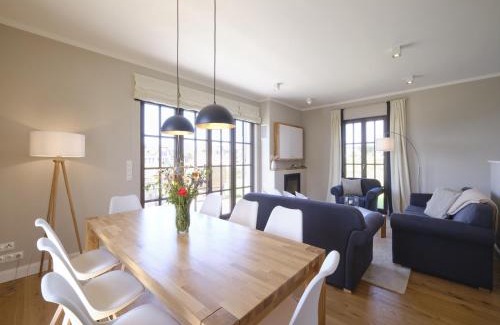 Dranske Villa | Reetland am Meer - Luxus Reetdachvilla mit 3 Schlafzimmern, Sauna und Kamin H18