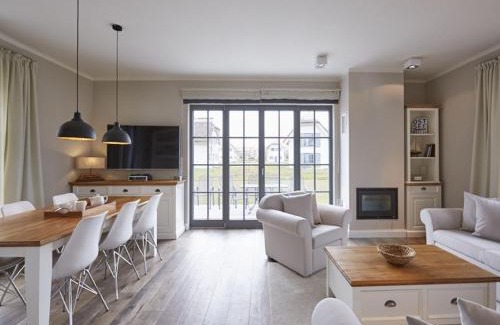 Kreptitz House | Reetland am Meer - Luxus Reetdachvilla mit 3 Schlafzimmern, Sauna und Kamin E17