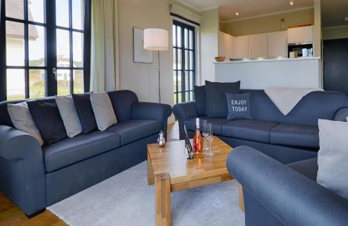 Kreptitz House | Reetland am Meer - Luxus Reetdachvilla mit 3 Schlafzimmern, Sauna und Kamin F08
