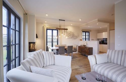 Kreptitz House | Reetland am Meer - Premium Reetdachvilla mit 3 Schlafzimmern, Sauna und Kamin F04