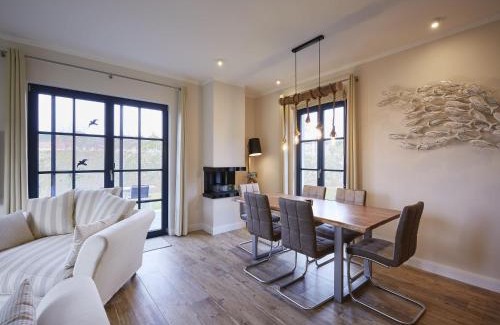 Kreptitz House | Reetland am Meer - Premium Reetdachvilla mit 3 Schlafzimmern, Sauna und Kamin F04
