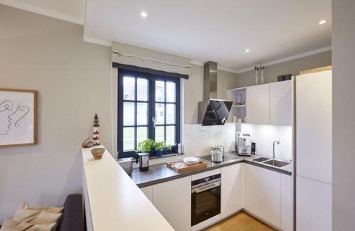 Dranske House | Reetland am Meer - Premium Reetdachvilla mit 3 Schlafzimmern, Sauna und Kamin F14