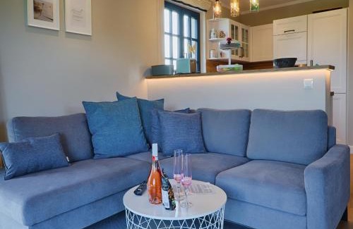 Dranske House | Reetland am Meer - Premium Reetdachvilla mit 3 Schlafzimmern, Sauna und Kamin F27