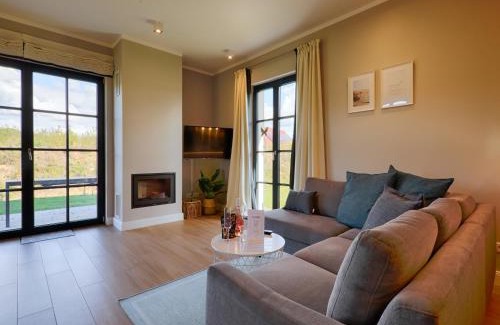 Dranske House | Reetland am Meer - Premium Reetdachvilla mit 3 Schlafzimmern, Sauna und Kamin F27