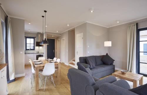 Kreptitz House | Reetland am Meer - Superior Reetdachvilla mit 2 Schlafzimmern und Kamin F06