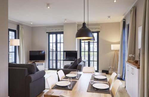Kreptitz House | Reetland am Meer - Superior Reetdachvilla mit 2 Schlafzimmern und Kamin F06