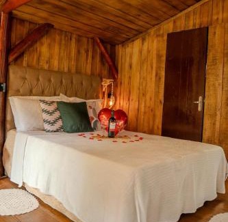 Timbo Ski Chalet | Refúgio Com Hidro e Rede Suspensa Para Casais