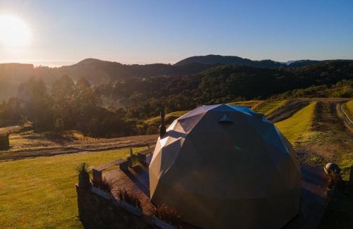 Rancho Queimado House | Refúgio nas Nuvens, Domo Omega Luxuoso com Fogo de Chão e Hidro Panorâmica