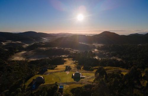 Rancho Queimado House | Refúgio nas Nuvens, Domo Omega Luxuoso com Fogo de Chão e Hidro Panorâmica