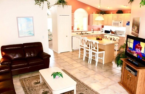 Ridgewood Lakes Villa | Ref 46. Superb villa on prestigious golf course. Near Disney