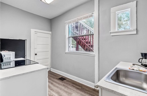 Springfield Apartment | Refined 1-Bedroom Space on 10th Street