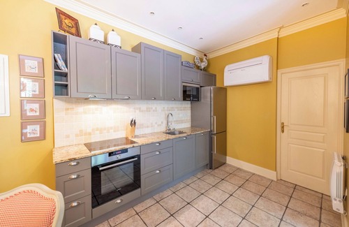 Bastide Saint-Louis Apartment | Refined apartment just a stone's throw from the Museum of Fine Arts In the heart of the lively city