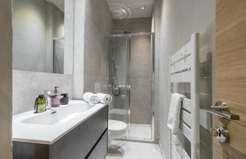 Gambetta Apartment | Refined & Cozy 1 Bedroom Downtown