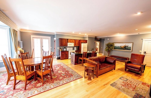 Shawnee On Delaware Hotel | Refined Mountain Getaway | Premium Comfort Amid Stunning Natural Surroundings