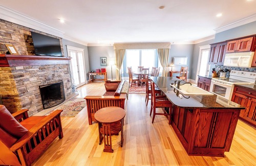 Shawnee On Delaware Hotel | Refined Mountain Getaway | Premium Comfort Amid Stunning Natural Surroundings
