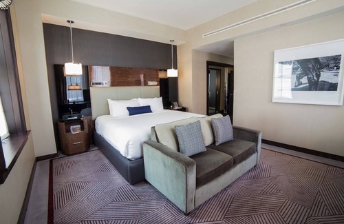 Downtown Dallas Hotel | Refined One-Bedroom Suite with Luxe Bath and Boutique Charm