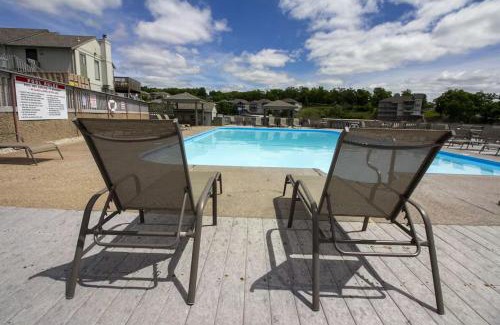 Village of Four Seasons House | Reflections 2bd2babalconypoolshottub-4pp