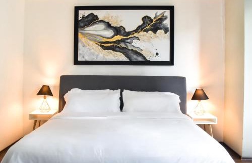 Reforma Apartment | Reforma 284 King Size SUITE Swimming Pool, Parking & Kitchen