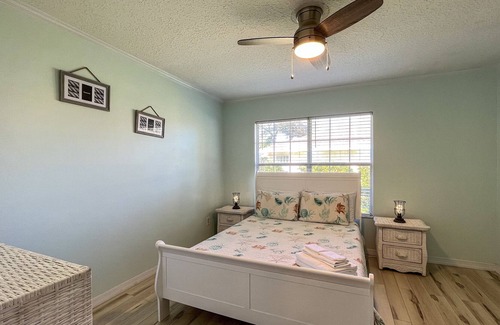 Saint Augustine Shores House | Refreshingly Relaxing: Poolside Fun for Familiesn