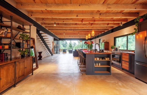 Valle de Bravo Villa | Refugio San Simón with private garden and serene mountain views