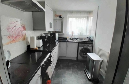 Stonebridge House | Refurb’d 3 bed house near Wembley with Hot Tub!