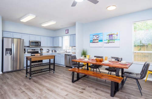 Esprit Villa | ⭐ Refurbished Spacious 4 bed Family Home | Only 10 minutes to Disney! ⭐