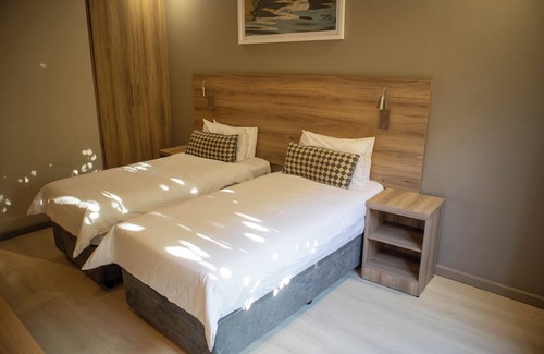 Greater Johannesburg Metropolitan Area Hotel | Regal Inn Hotel