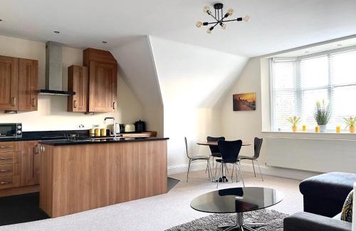 Cromer Apartment | Regal Retreat Modern 2 bed apartment 400m from sea