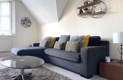 Cromer Apartment | Regal Retreat Modern 2 bed apartment 400m from sea
