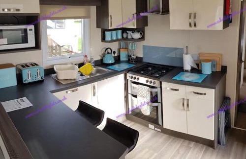Selsey Apartment | Regal, West Sands, Seal Bay Resort, Selsey