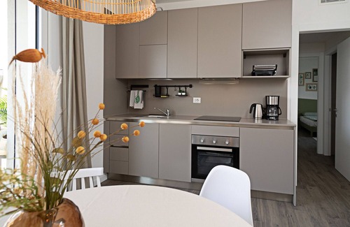 Montioni Apartment | Regarda - "Zoe" appartment with pool and large lake-view terrace