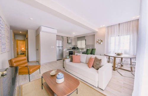 Downtown Santo Domingo Apartment | Regatta Living ll With Breakfast Included - 907