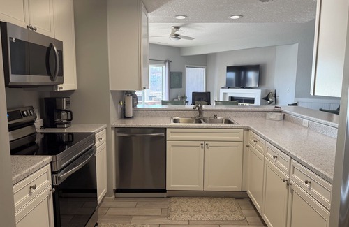 Village of Four Seasons Condo | Regatta Bay-3BD/3BA- 2 w/Lakeview. NoSteps-Great large deck- Dock incl.
