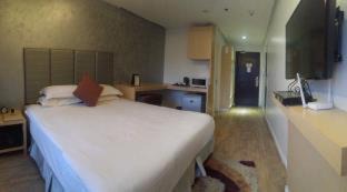 Ermita Night District Apartment | Regency Grand Suites