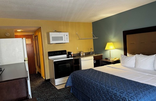 New London Hotel | Regency Inn and Suites - Handicapped Non Smoking King