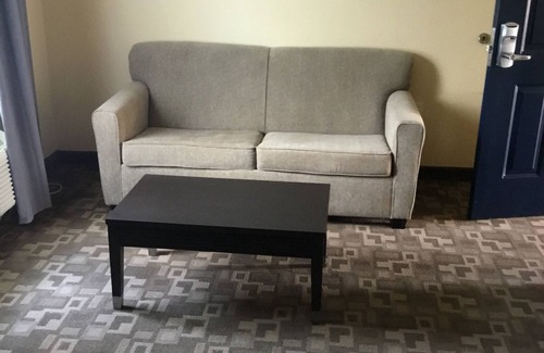 Baytown Hotel | Regency Inn & Suites - Baytown