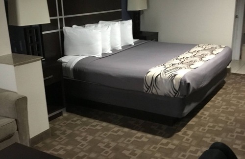 Baytown Hotel | Regency Inn & Suites - Baytown