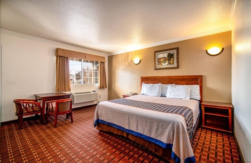 Downey Hotel | Regency Inn & Suites