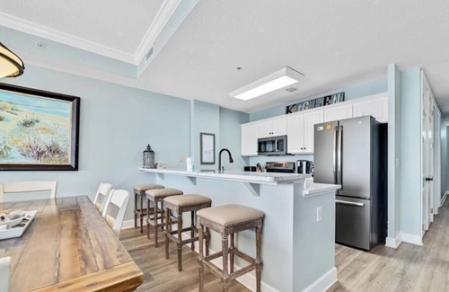 Orange Beach East Condo | Regency Isle 1102: 3/3, 2 covered parking spots, PENTHOUSE
