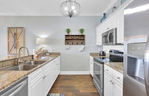 Orange Beach East Apartment | Regency Isle 806 2 BR 2 5 BA Gulf-front A