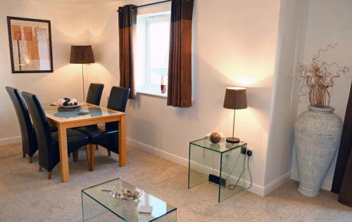 Gosforth Apartment | Regent - Properties Unique