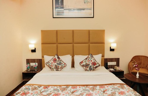 Greater Noida Apartment | Regenta Inn Greater Noida, 15 Mins to India Expo Mart