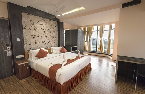 New Town Hotel | Regenta Inn Larica