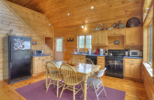 Rangeley House | Reid - Quiet, secluded cabin in the Rangeley Overlook