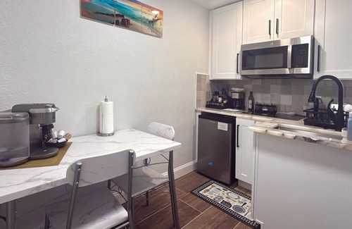 North Port Apartment | Rejuvenate by the Ocean & Mineral Springs