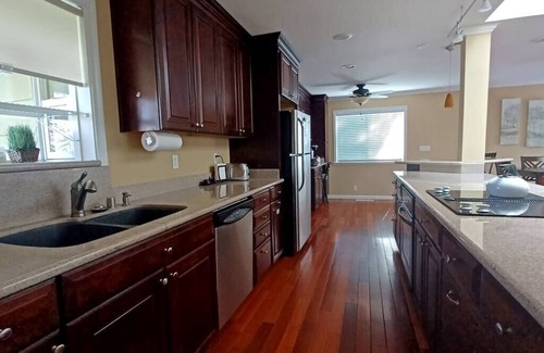 West San Jose House | Relax! 1K & 2Q House, 2 Car Garage, Central, Lg Yd