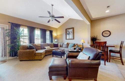 Fieldstone Bluffs Apartment | Relax a While