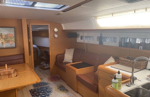 Burnt Store Marina Boat Rental | Relax and enjoy life’s simple pleasures! Come stay on a 52ft yacht
